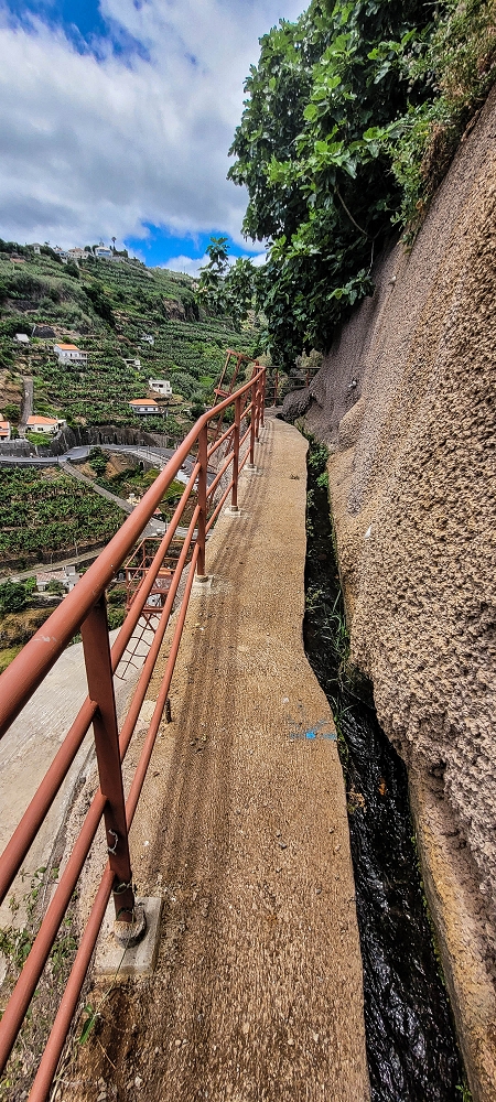 Levada da Terra Chã — Acima das obras de suporte da estrada — foto 3