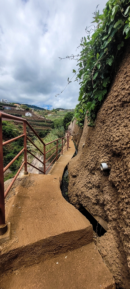 Levada da Terra Chã — Acima das obras de suporte da estrada — foto 2