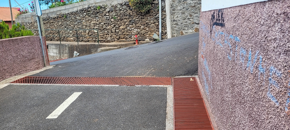 24 de junho de 2022 Cinco descobertas de levadas em torno de Canhas — Levada dos Castanheiros: cruzamento com o Caminho do Lombo da Piedade — foto 1