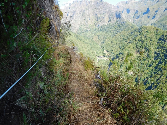 24.07.2015 Balcoes Levada do Juncal Levada Nova do Juncal — Ribeiro Frio zur Levada do Juncal und zum ersten Erdrutsch — Foto 14