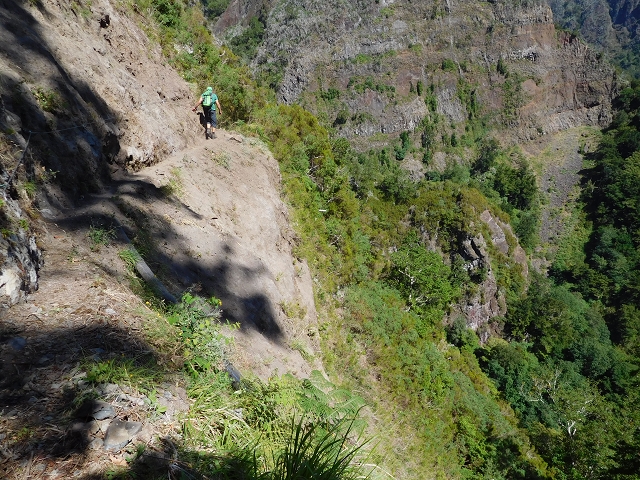 24.07.2015 Balcoes Levada do Juncal Levada Nova do Juncal — Vom ersten zum zweiten Erdrutsch — Foto 15