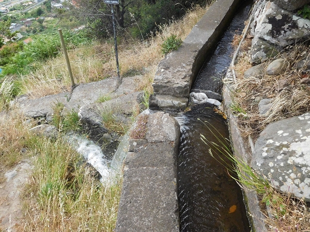 25.06.2016 Levada de Machico Teil 2 — Von der Strassenkreuzung bis zum letzten Reservoir — Foto 16
