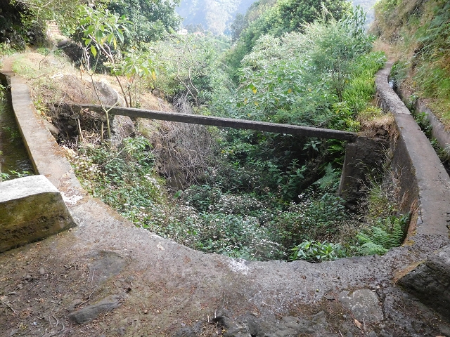 25.06.2016 Levada de Machico Teil 2 — Von der Strassenkreuzung bis zum letzten Reservoir — Foto 5