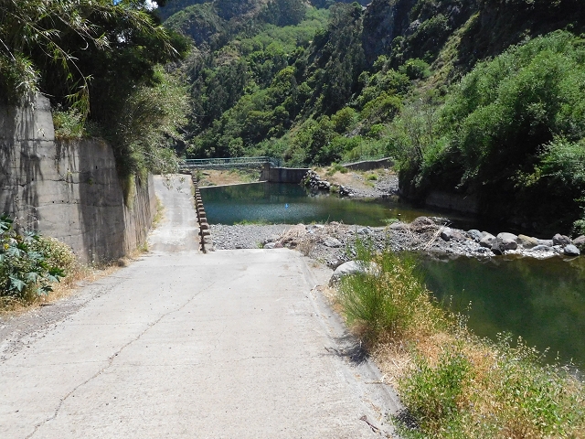 26 June 2016 Curral circuit — Stream impoundment below Faja Escura — photo 4