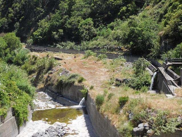 26 June 2016 Curral circuit — Stream impoundment below Faja Escura — photo 15