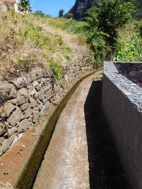 26 de julho de 2015 Penha de Aguia — A entrada — foto 2