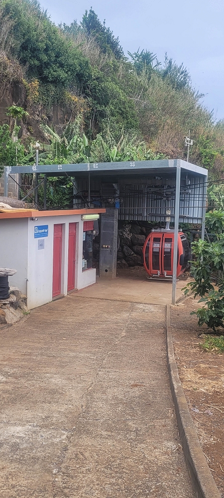 27.06.2022 Bananenwanderung rund um Madalena do Mar — Die kuriose Seilbahn und der Abstieg zur Talstation — Foto 1