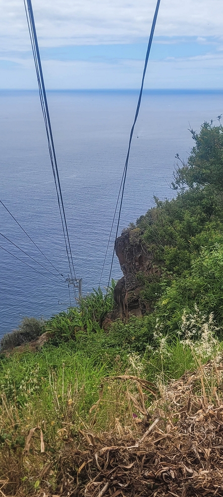 27.06.2022 Bananenwanderung rund um Madalena do Mar — Die kuriose Seilbahn und der Abstieg zur Talstation — Foto 3
