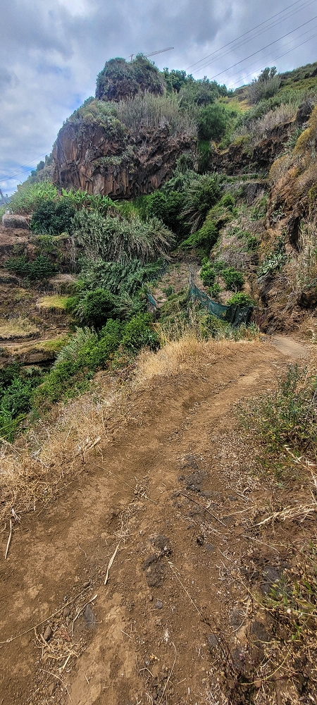 27.06.2022 Bananenwanderung rund um Madalena do Mar — Die kuriose Seilbahn und der Abstieg zur Talstation — Foto 8