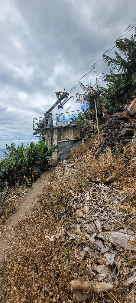 27.06.2022 Bananenwanderung rund um Madalena do Mar — Die kuriose Seilbahn und der Abstieg zur Talstation — Foto 15