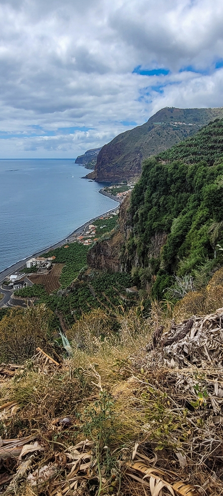 27.06.2022 Bananenwanderung rund um Madalena do Mar — Horizontal durch die Bananenterrassen — Foto 5
