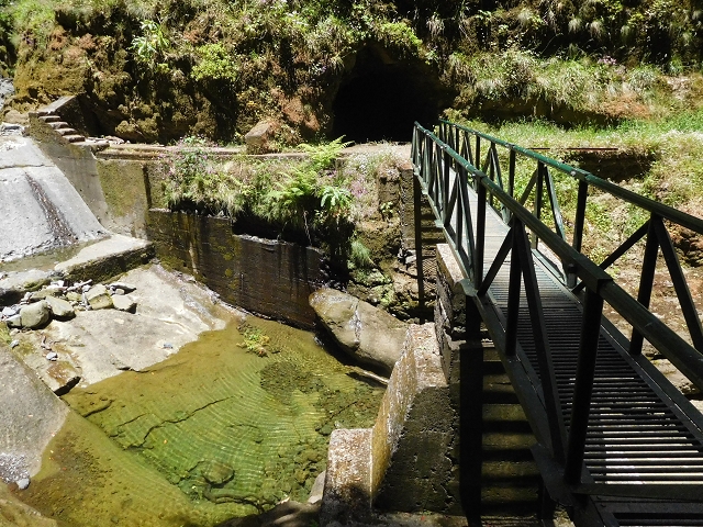 29.06.2016 Zum alten Verlauf der Levadinha Joao de Deus und über die Levada do Pico Ruivo und Serra do Faial zurück — Auf der neuen Levadinha zurück zur Ribeira Seca — Foto 16