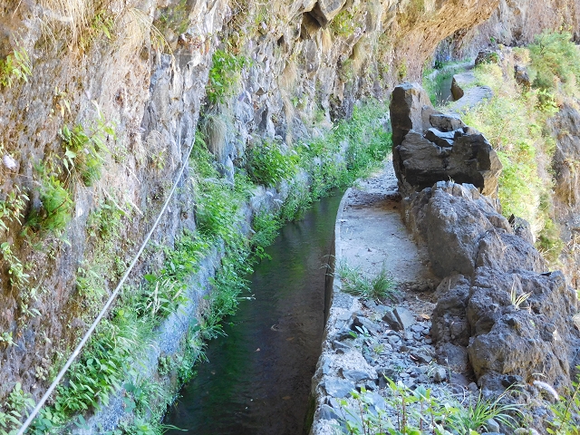29 de julho de 2015 Levada do Norte de Serra de Agua a Espigao — A grande garganta — foto 17
