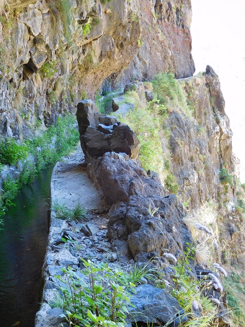 29 de julho de 2015 Levada do Norte de Serra de Agua a Espigao — A grande garganta — foto 18