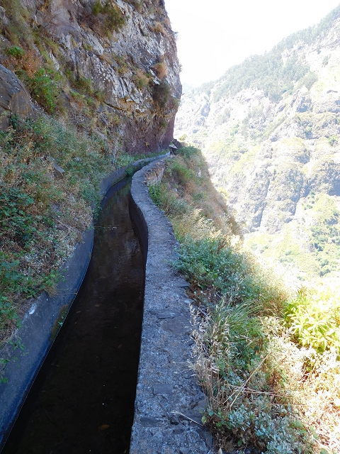 29 de julho de 2015 Levada do Norte de Serra de Agua a Espigao — Seguindo até ao túnel de Espigao — foto 4