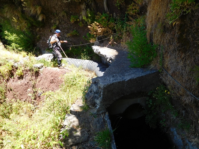 29 de julho de 2015 Levada do Norte de Serra de Agua a Espigao — Seguindo até ao túnel de Espigao — foto 26