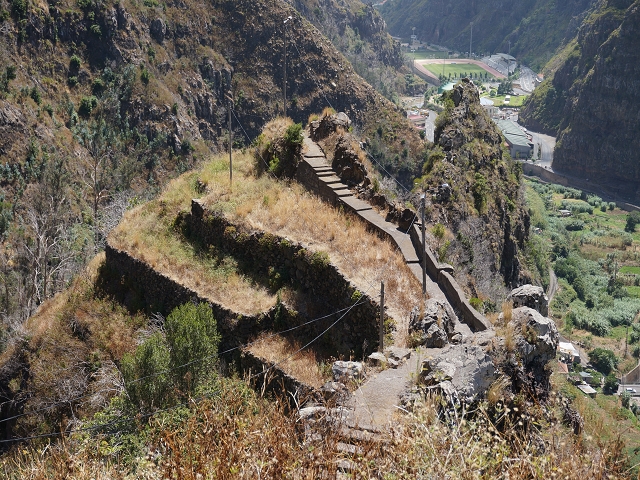 29 de julho de 2015 Levada do Norte de Serra de Agua a Espigao — Descida para Meia Legua — foto 6