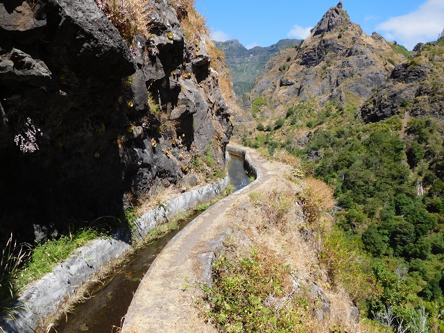 29 de julho de 2015 Levada do Norte de Serra de Agua a Espigao — Seguindo até ao 5.º túnel — foto 5