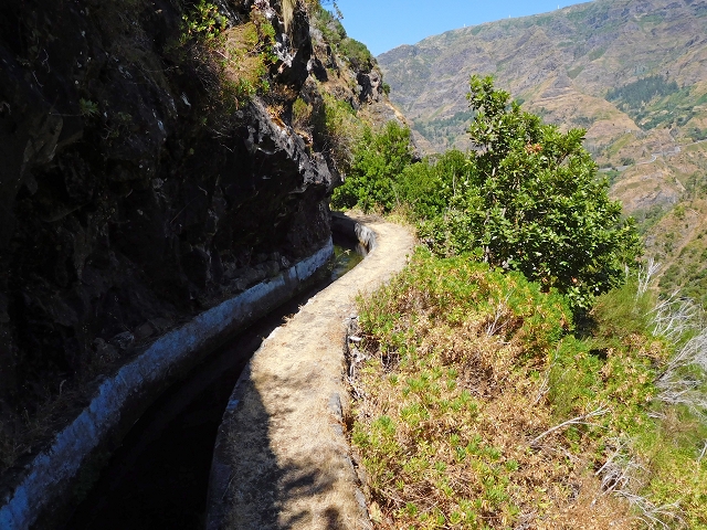 29 de julho de 2015 Levada do Norte de Serra de Agua a Espigao — Seguindo até ao 5.º túnel — foto 7