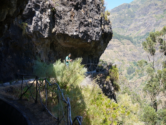 29 de julho de 2015 Levada do Norte de Serra de Agua a Espigao — Seguindo até ao 5.º túnel — foto 15