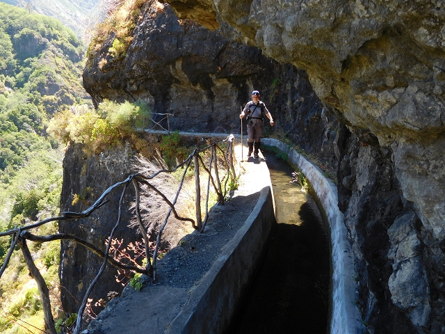 29 de julho de 2015 Levada do Norte de Serra de Agua a Espigao — Seguindo até ao 5.º túnel — foto 17