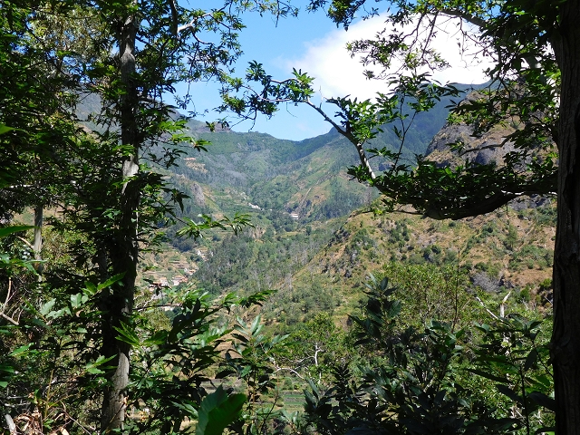 29 de julho de 2015 Levada do Norte de Serra de Agua a Espigao — Por mais dois túneis até à grande garganta — foto 4