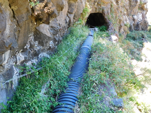29 de julho de 2015 Levada do Norte de Serra de Agua a Espigao — Por mais dois túneis até à grande garganta — foto 18