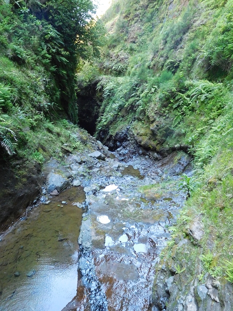 Levada Vinte e Cinco Fontes — Levada de adução da Ribeira Grande — foto 2