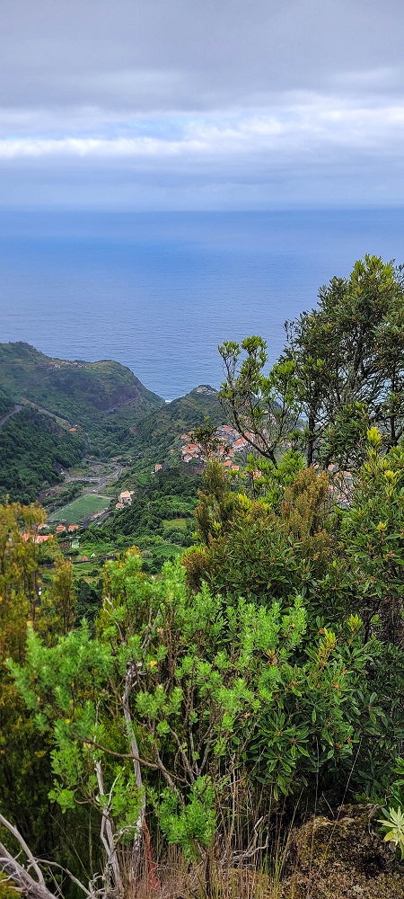30.06.2022 Anspruchsvolle Besteigung des Pico do Meio Dia — Aufstieg über den Grat zum Gipfel des Pico do Meio Dia — Foto 31