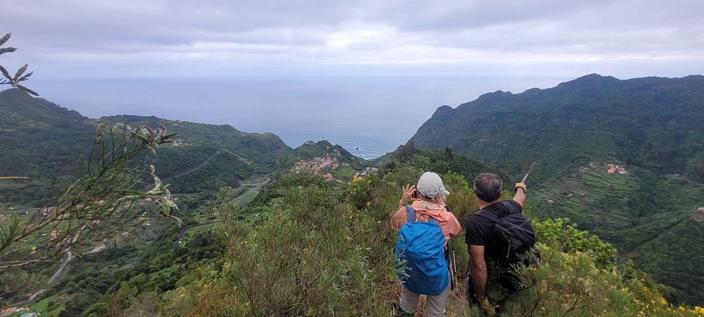 30.06.2022 Anspruchsvolle Besteigung des Pico do Meio Dia — Aufstieg über den Grat zum Gipfel des Pico do Meio Dia — Foto 8