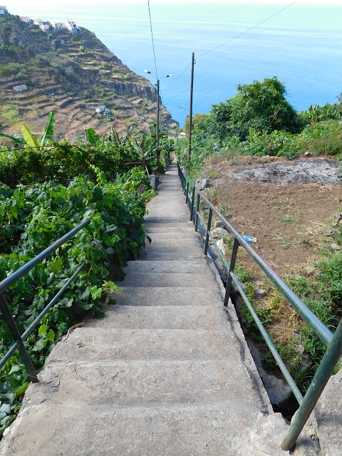 30 July 2015 Calhau da Lapa — Descent to the chapel — photo 3