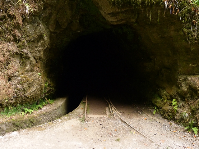 Levada do Pico Ruivo — Entrada do túnel no vale da Ribeira Grande — foto 4