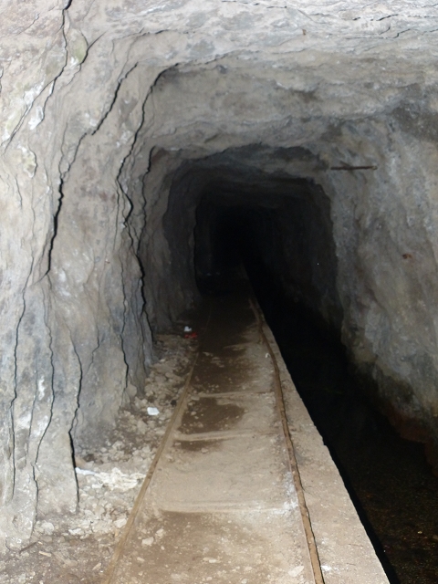 Levada do Pico Ruivo — Entrada do túnel no vale da Ribeira Grande — foto 3