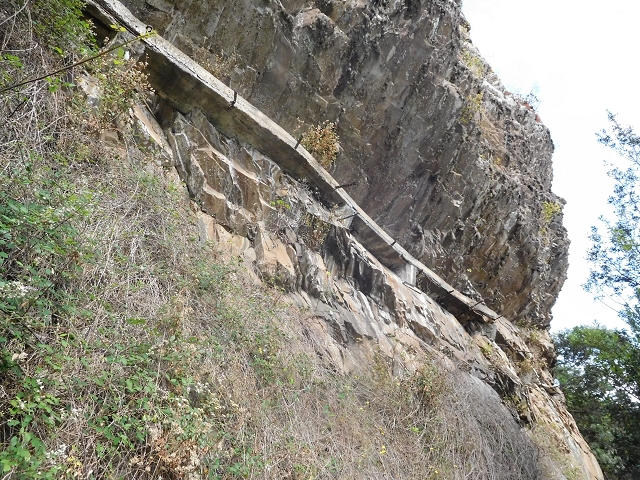 Levada Nova de Machico — Abschnitt 4: Vom grossen Reservoir über die Felsbalkone zum aktuellen Ende des Hauptastes — Foto 4