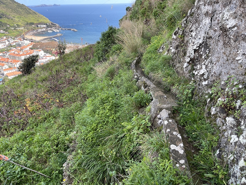 Levada Nova de Machico — Abschnitt 6: Unterer Nebenast (jetzt Hauptast) vom Aufstiegsweg zum Miradouro da Queimada bis zum Ende — Foto 10
