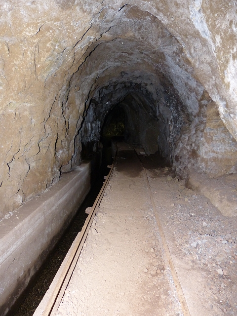 Levada da Serra do Faial — Weiter durch den S-Tunnel bis zum Ende des Abschnittes 1 — Foto 1