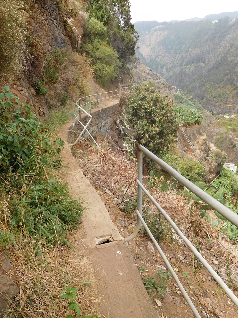 Levada da Fonte do Serrao — On through the banana terraces — photo 12