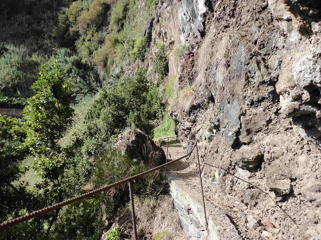 Levada da Fonte do Serrao — Passage over the rocky spur — photo 4
