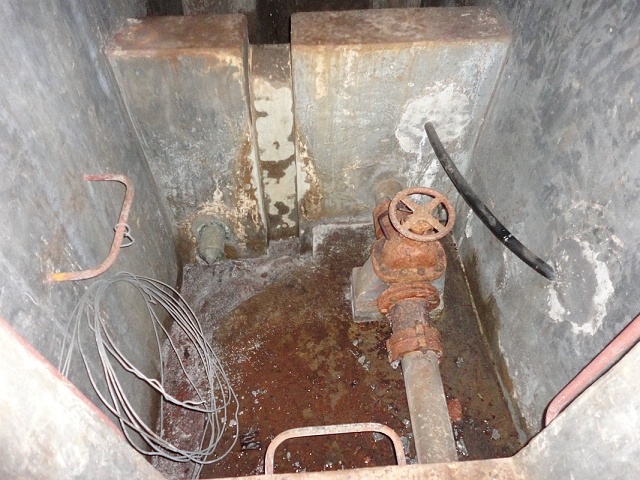 Levada da Fonte do Serrao — Intake in a water tunnel — photo 4