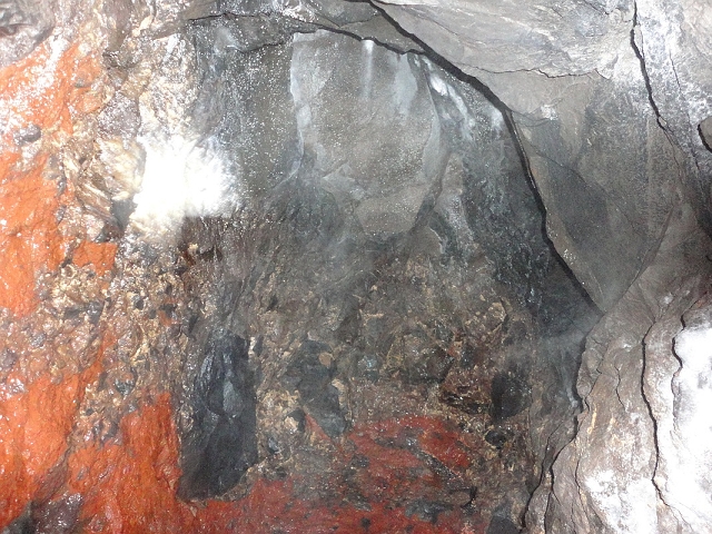 Levada da Fonte do Serrao — Intake in a water tunnel — photo 6