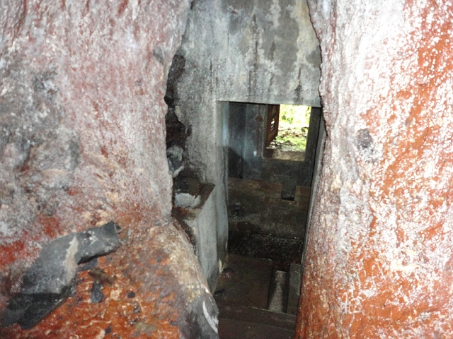 Levada da Fonte do Serrao — Intake in a water tunnel — photo 8