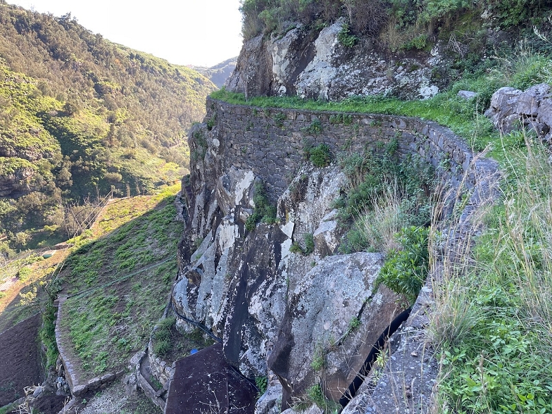 Levada da Fonte do Serrao — On to the small hamlet — photo 10