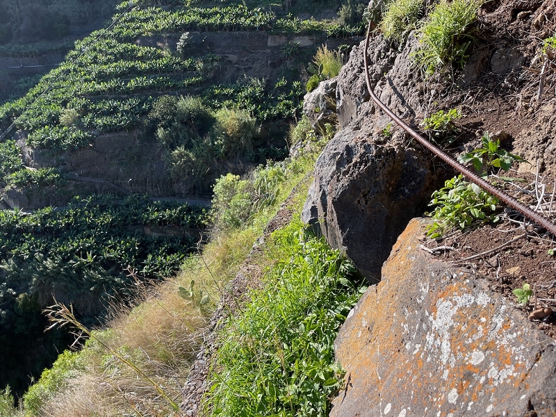 Levada da Fonte do Serrao — Passage over the rocky spur — photo 1