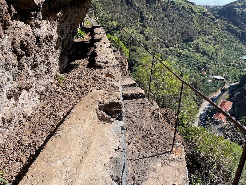 Levada da Fonte do Serrao — Passage over the rocky spur — photo 2