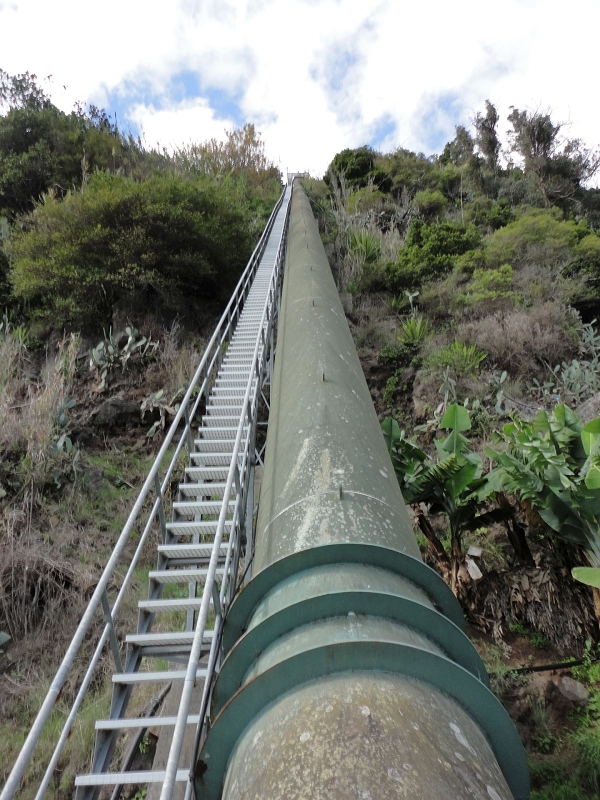 Levada da Fonte do Serrao — Alternative access via the penstock — photo 4
