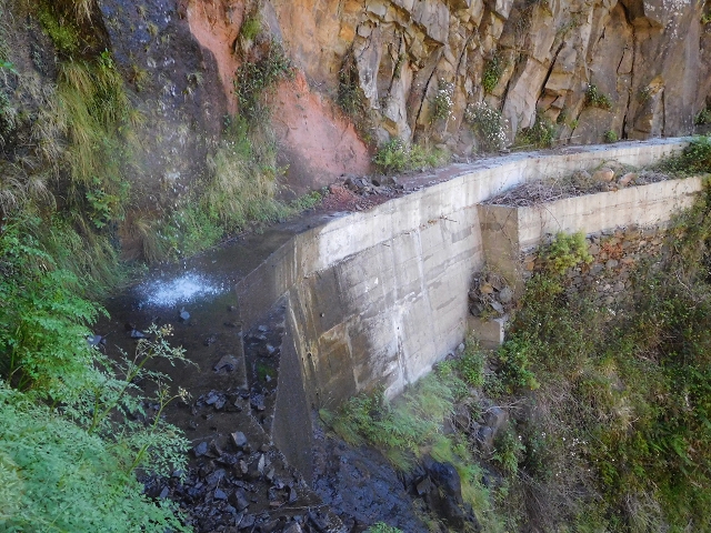 Levada de Marques Teixeira — Do desvio da pista de gravilha até Covas — foto 8