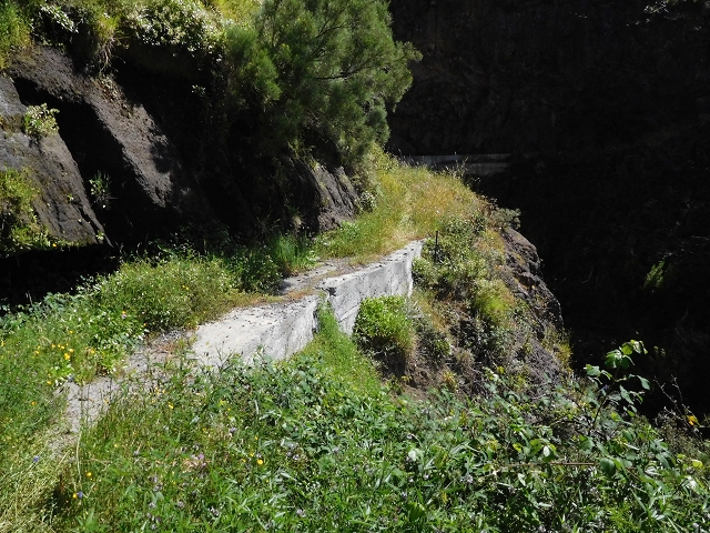 Levada de Marques Teixeira — Do desvio da pista de gravilha até Covas — foto 9