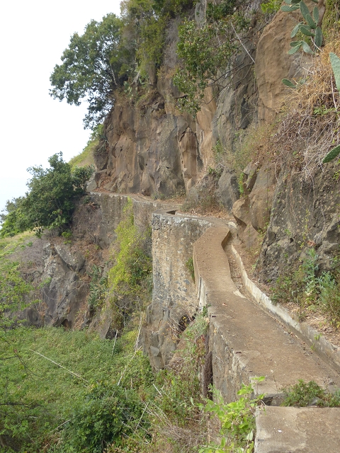 Levada do Coronel — 2013 war hier noch nichts gesichert — Foto 2
