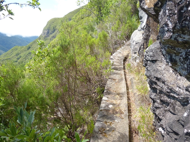 Levada da Rocha Vermelha — Até à Madre atual — foto 1