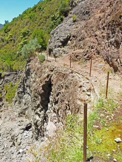 Levada da Rocha Vermelha — Até à Levada do Seixal — foto 1